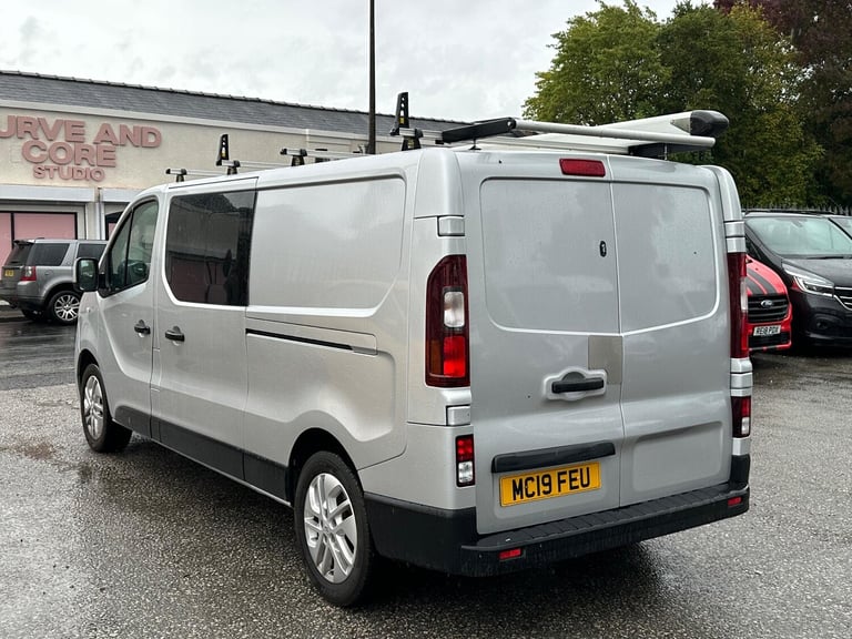 2019 Renault Trafic 1.6 dCi 29 Sport Nav Crew Van LWB Euro 6 6dr WINDOW VAN Diesel Manual