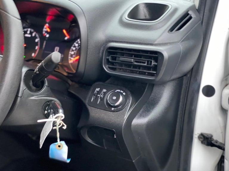 2020 Vauxhall Combo 1.6 Turbo D 2300 Sportive L1 H1 Euro 6 (s/s) 4dr PANEL VAN Diesel Manual