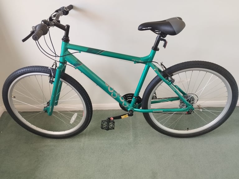 Brand New APOLLO COSMO Hybrid Bike - Unboxed Only. ** NO OFFERS **