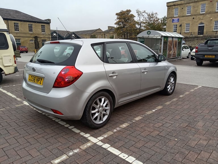 Kia, CEED, Hatchback, 2008, Manual, 1591 (cc), 5 doors