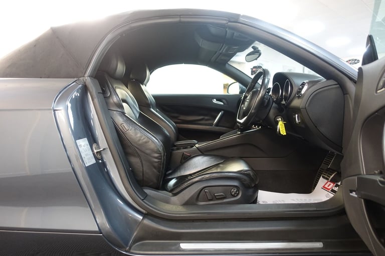2007 Audi TT 3.2 TFSI V6 Roadster 2dr Petrol S Tronic quattro Euro 4 (250 ps) Convertible Petrol ...