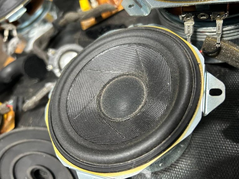 Parts & speaker drivers for B&W Bowers & Wilkins Zeppelin