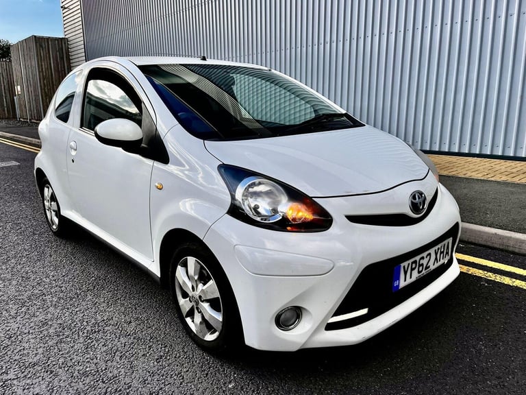 image for 2012 Toyota AYGO 1.0 VVT-i Fire Euro 5 3dr HATCHBACK Petrol Manual