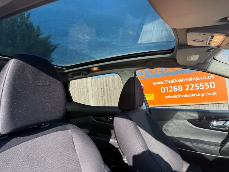 2015 Nissan Qashqai 1.6 DiG-T N-Tec+ 5dr HATCHBACK PETROL Manual