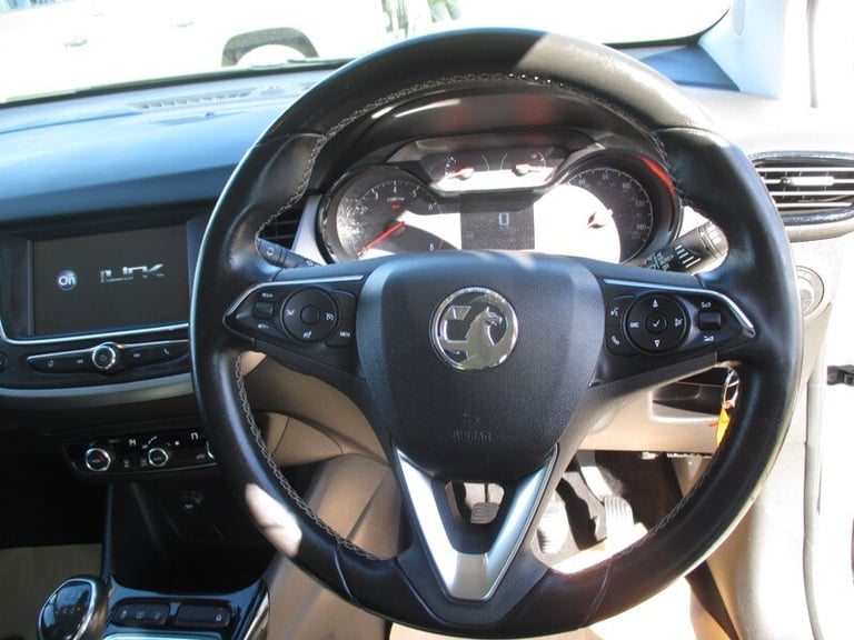 Vauxhall Crossland X SE