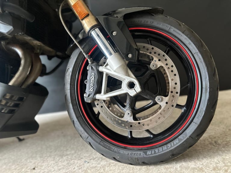 STUNNING LOW MILEAGE 2018/18 BMW F 800 R MOTORCYCLE 