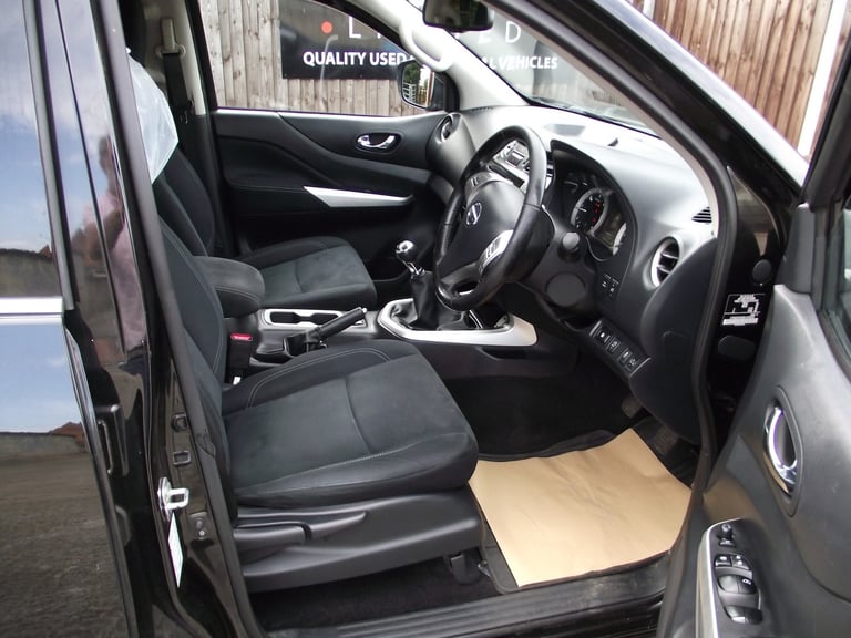 2018 Nissan Navara NP300 N-Connecta Tekna 4x4 CREW DOUBLE CAB PICKUP only 75K