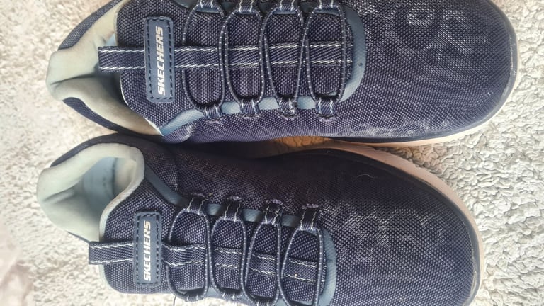 Skechers uk4 uber lightweight memory foam navy trainers, almost teo tone design 