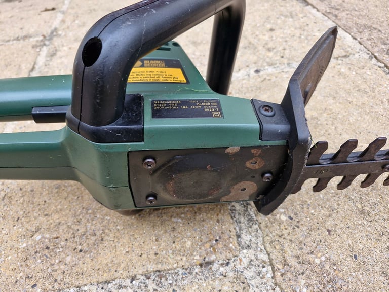 Black & Decker GT 220 hedge trimmer