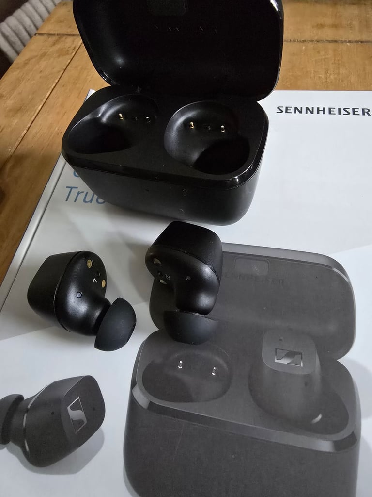 SENNHEISER Ear buds with bass boost