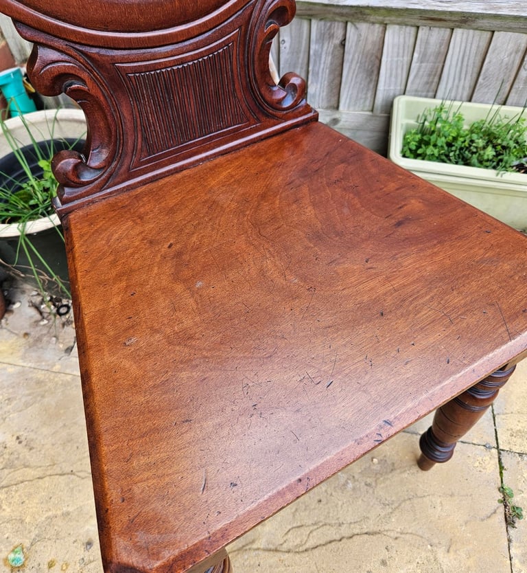Antique 19th-century Mahogany Hall Chair (REFURBISHED)