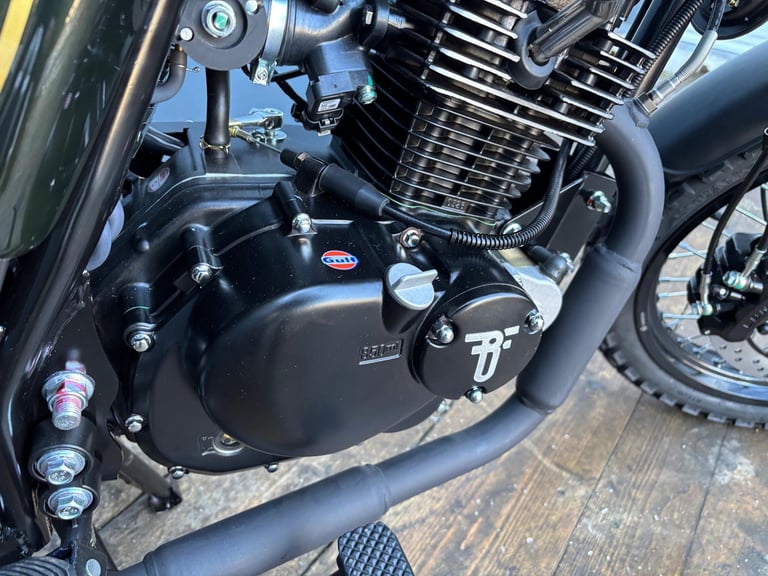 BIKE OF THE WEEK - Bluroc Legend 125cc Scrambler Motorcycle Mutt Bullit 125 