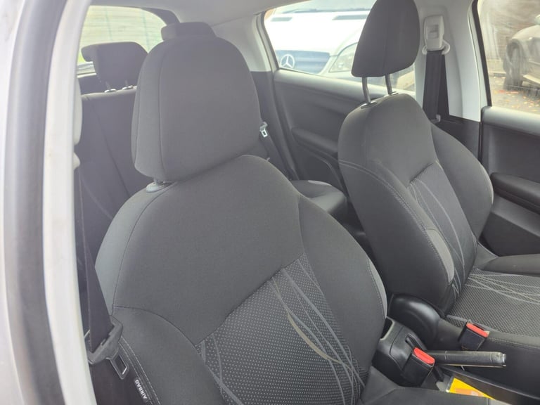 2013 Peugeot 208 1.2 VTi Active 5dr HATCHBACK PETROL Manual