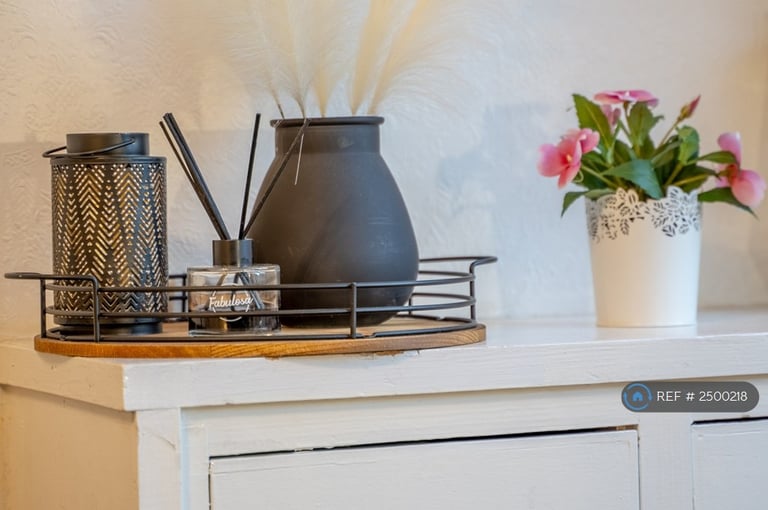 2 bedroom flat in Rawlins Street, Birmingham, B16 (2 bed) (#2500218)