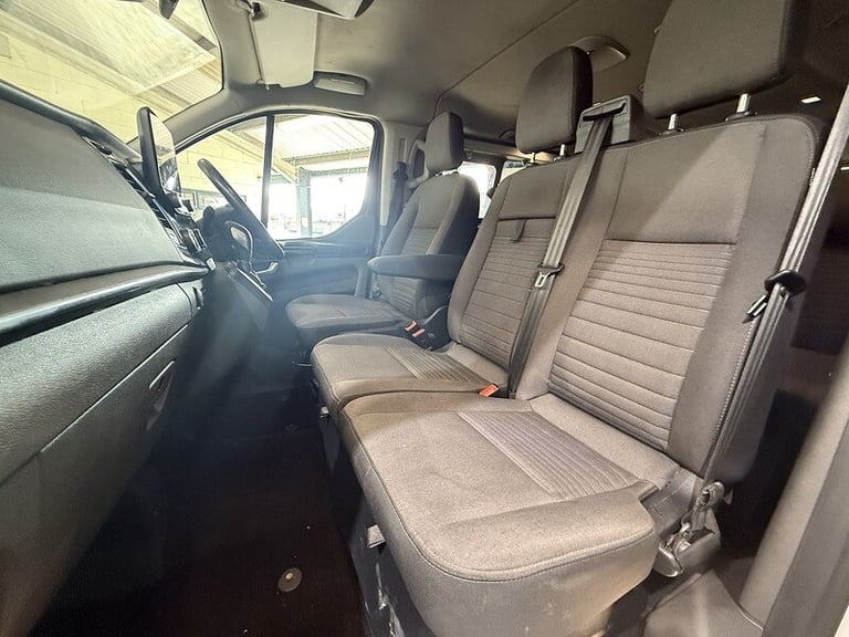 2020 Ford Tourneo Custom 2.0 320 EcoBlue Titanium Minibus Double Cab 5dr Diesel Auto L2 Euro 6 (s...