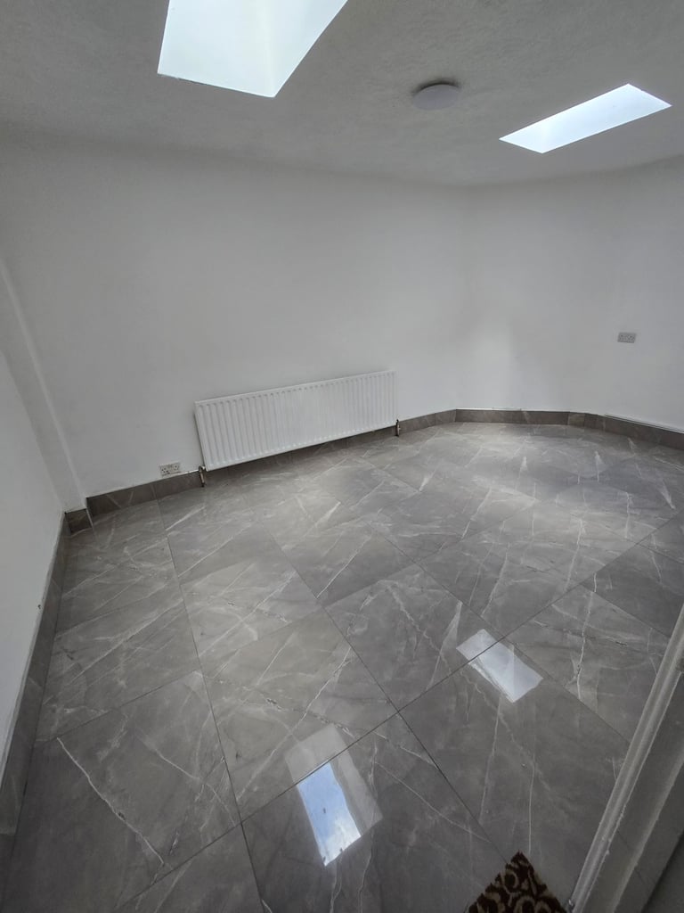 3 bedroom property No Garden