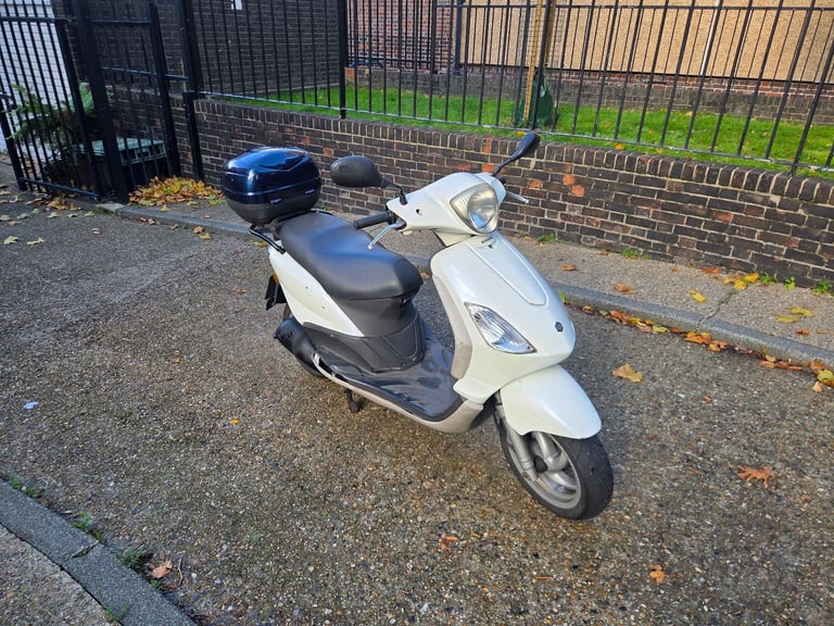 image for Piaggio, FLY, 2010, 124 (cc), great runner, 1 year mot.
