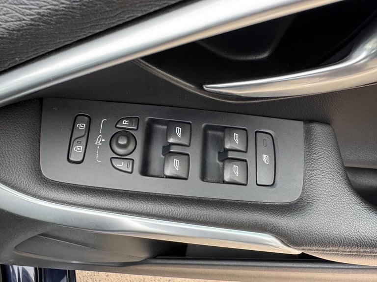 2016 Volvo V40 2.0 D3 SE Lux Nav Euro 6 (s/s) 5dr HATCHBACK Diesel Manual