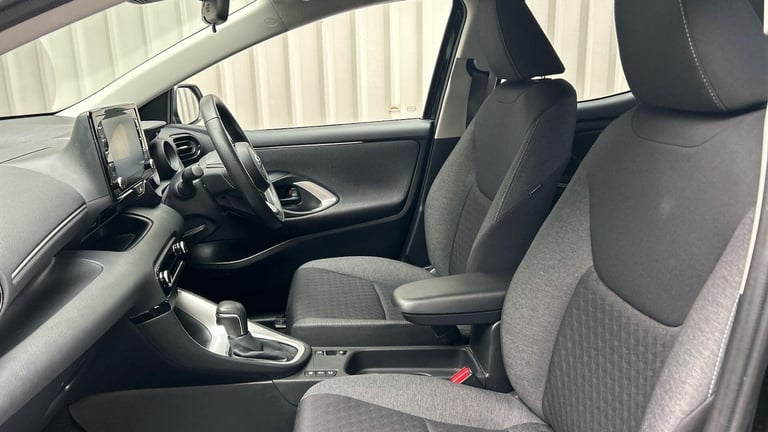 2022 Toyota Yaris 1.5 VVT-h Design Hatchback 5dr Petrol Hybrid E-CVT Euro 6 (s/s) (116 ps) HATCHB...