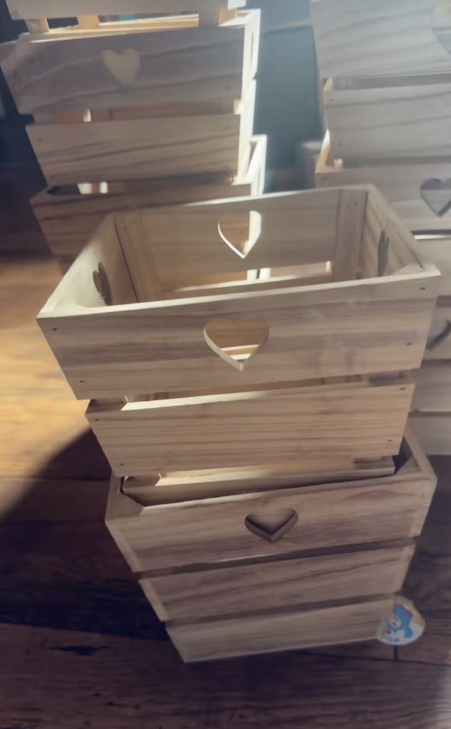 Wooden decorative basket 