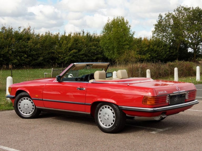 1988 Mercedes-Benz SL 3l 2d  AUTO  188 BHP Convertible Petrol Automatic