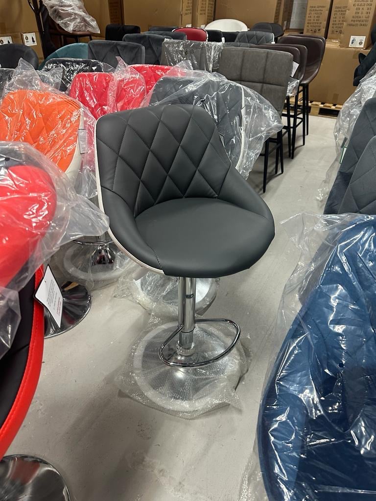 Second hand bar discount chairs for sale