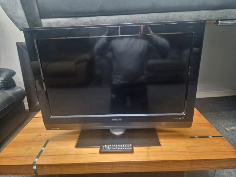 32 inch Philip TV with remote £79