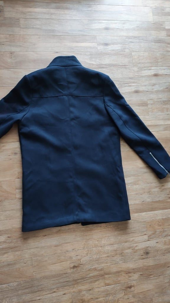 H&M Men’s Navy Overcoat size UK 42R