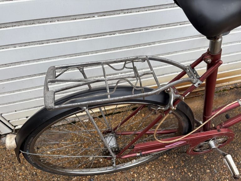 MAN OR LADIES BIKE RETRO SHABBY CHIC 28in wheels 3 gears 21in frame   £90