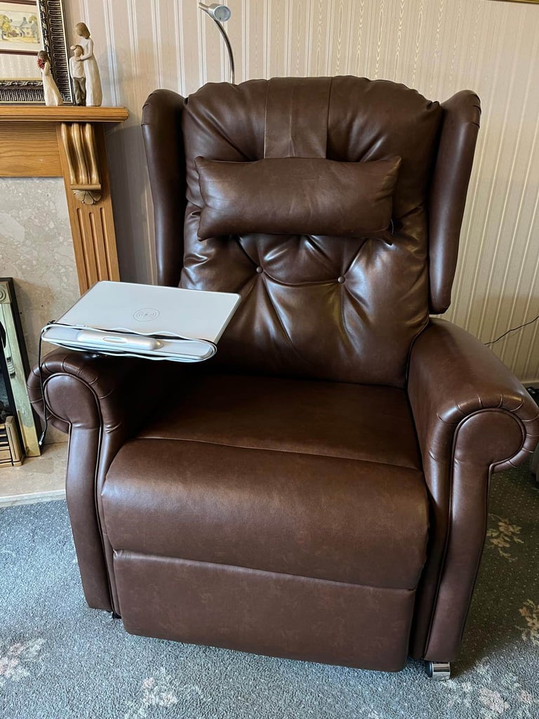 Recliner chair 