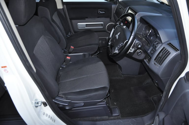 2010 Mitsubishi Delica D5 4WD ROADEST MPV Petrol Automatic