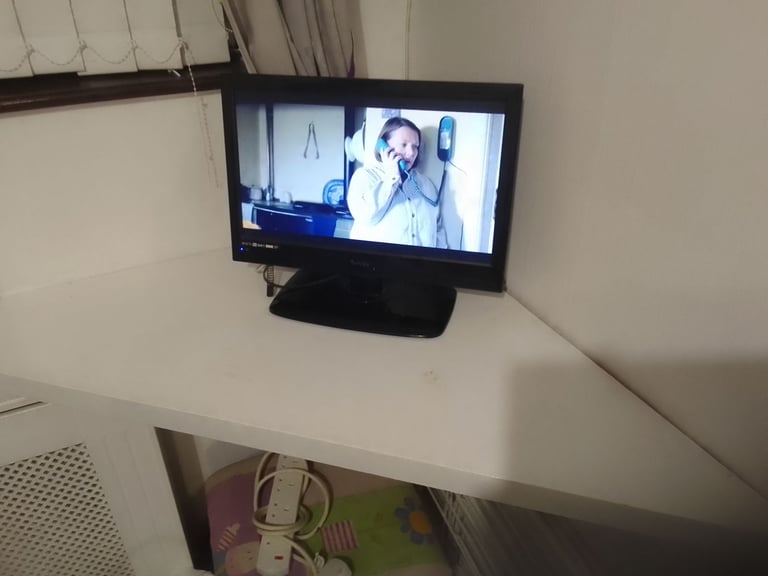 18 INCH TV HD READY