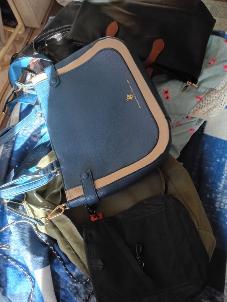 image for 6 handbags