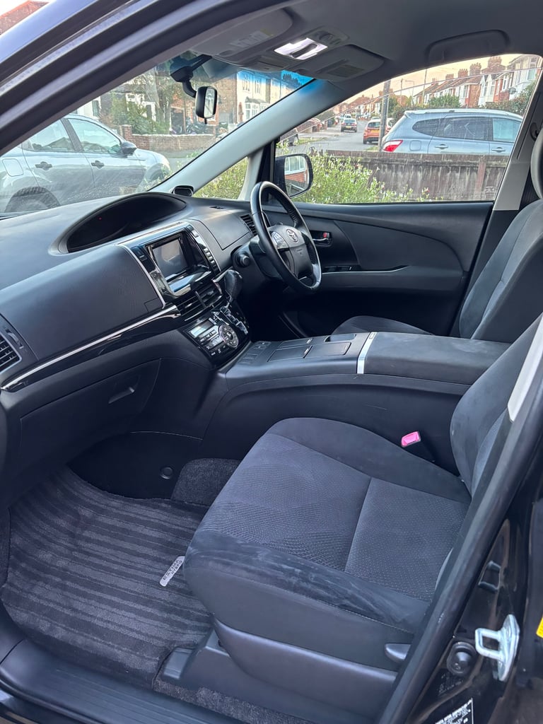 Toyota Estima E-Four - 2.4 Hybrid - 7 Seater - ULEZ dash cam 