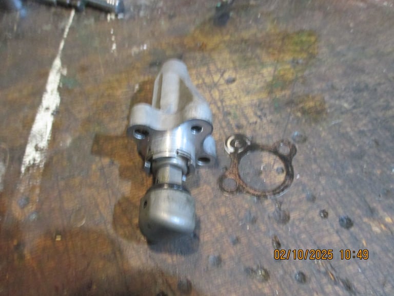 VFR800 VTEC. CAM CHAIN TENSIONERS (overhauled tested)