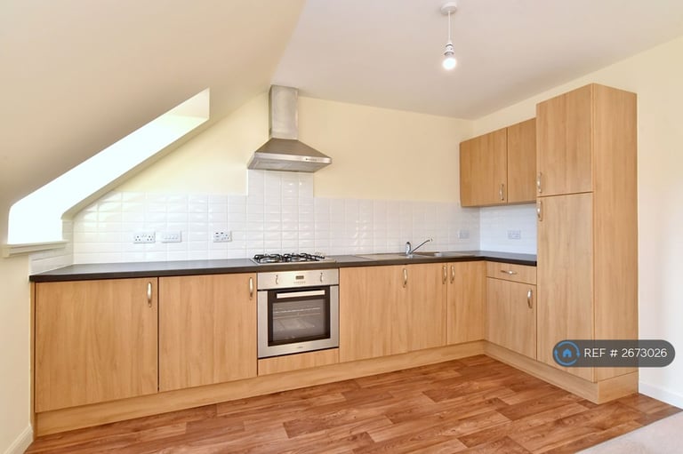 2 bedroom flat in Middlefield Place, Aberdeen, AB24 (2 bed) (#2673026)