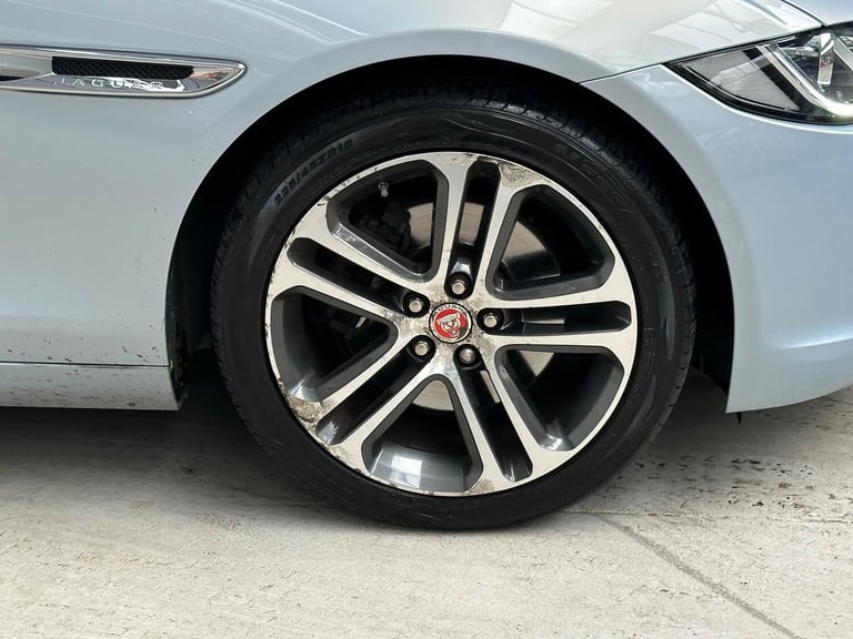 2016 Jaguar XE 2.0d Portfolio Auto Euro 6 (s/s) 4dr Saloon Diesel Automatic