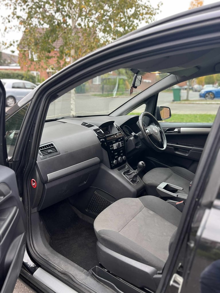 2014 Vauxhall Zafira 111k Miles, Long MOT & Ulez Free