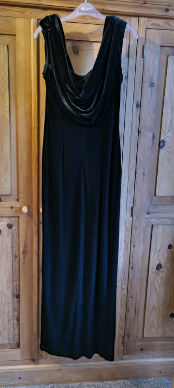 image for This elegant black dress, perfect for formal occasions