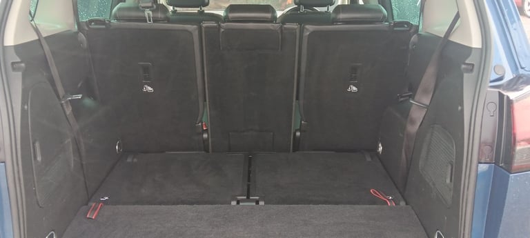7 Seater Vauxhall Zafira Tourer 2.0
