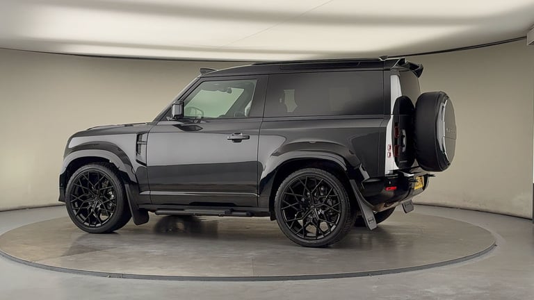 2025 Land Rover Defender 3.0 D250 X-Dynamic SE 90 3dr Auto ESTATE DIESEL Automatic