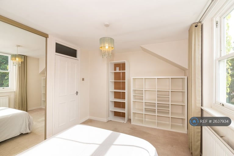 3 bedroom house in Trinity Road, London, SW17 (3 bed) (#2637934)
