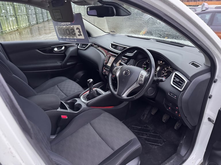 2015 Nissan Qashqai 1.2 DiG-T N-Tec+ 5dr HATCHBACK Petrol Manual