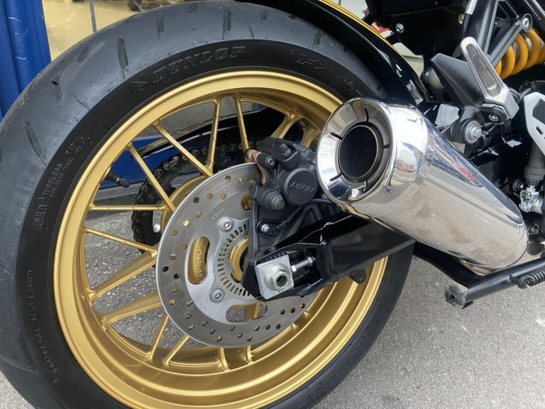 KAWASAKI Z900 RS SE - LOW MILES - MAIN STAND - COWL - GRAB RAIL - RAD GUARD 