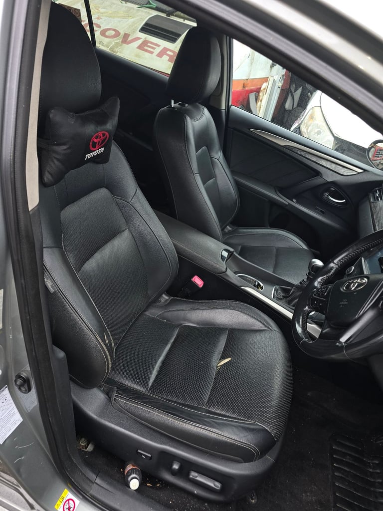 image for Leather seats for toyota avensis 2017