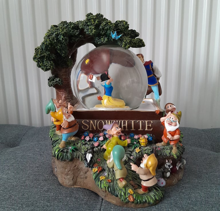 image for Disney snow white musical large globe
