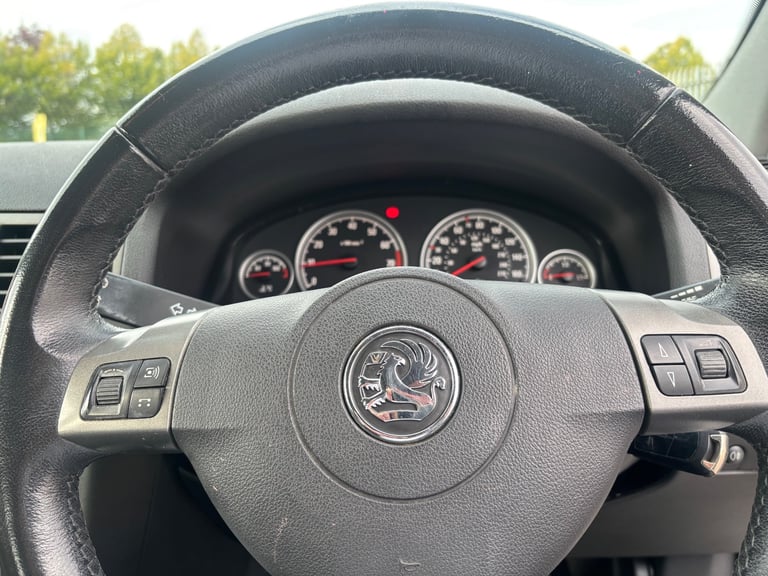 09 VAUXHALL VECTRA 1.8 DESIGN, 2 OWNERS, FULL SERVICE HISTORY, MOT JUNE, VGC, £995