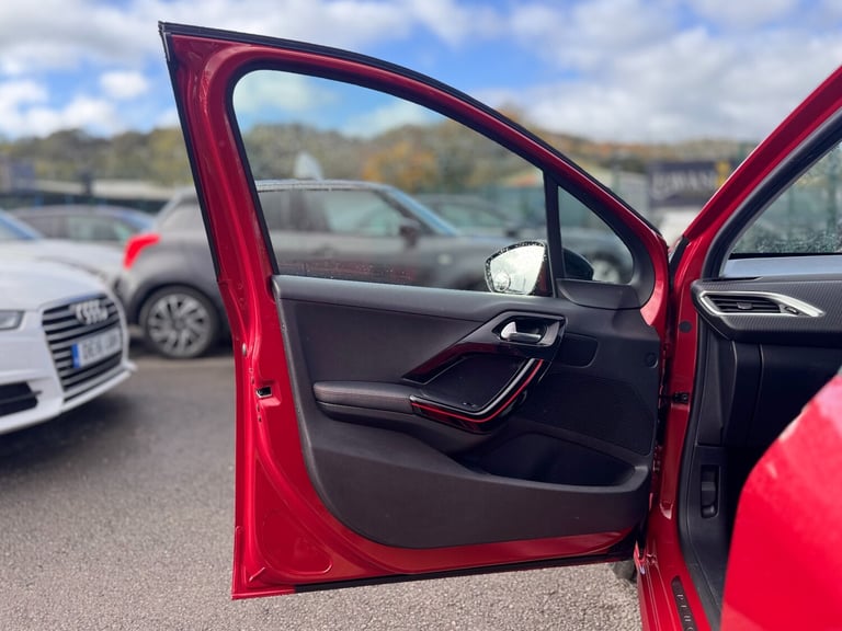 2015 Peugeot 208 1.6 BlueHDi 120 GT Line 5dr HATCHBACK Diesel Manual