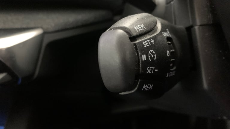 2020 Peugeot 3008 1.2 PureTech GPF Allure SUV 5dr Petrol EAT Euro 6 (s/s) (130 ps) SUV Petrol Aut...