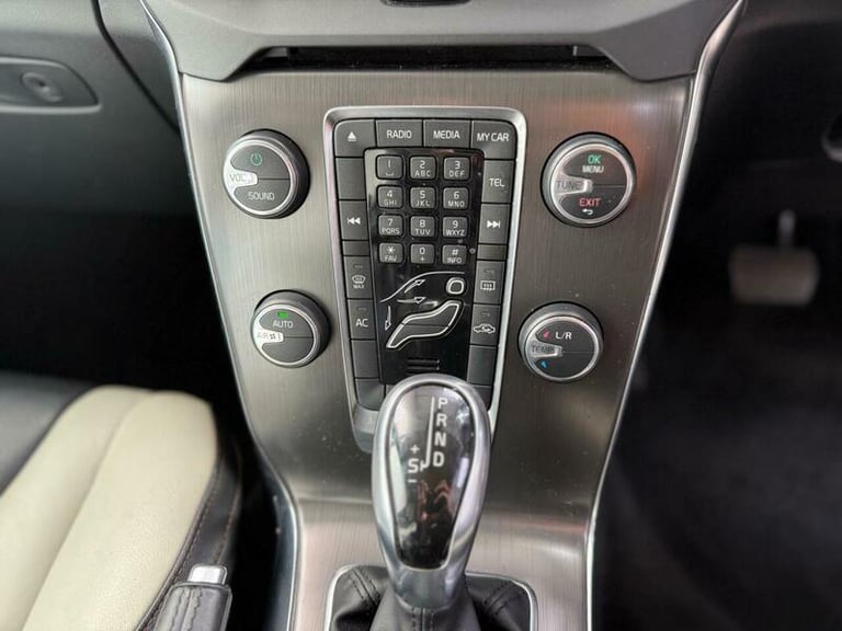 2014 Volvo V40 1.6 D2 Lux Powershift Euro 5 (s/s) 5dr HATCHBACK Diesel Automatic